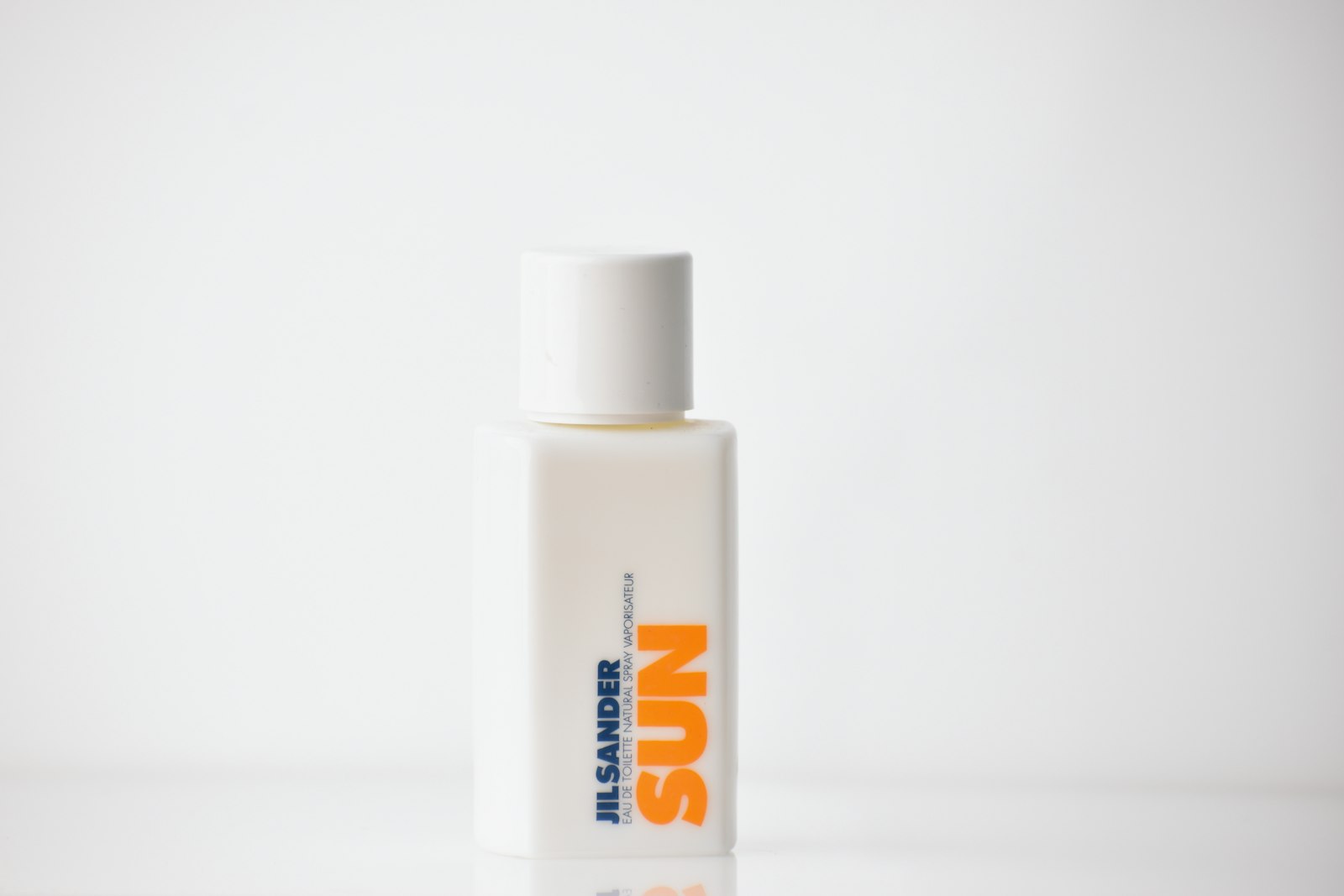 Chọn kem chống nắng đi biển: SPF, PA và chuyện chịu nước